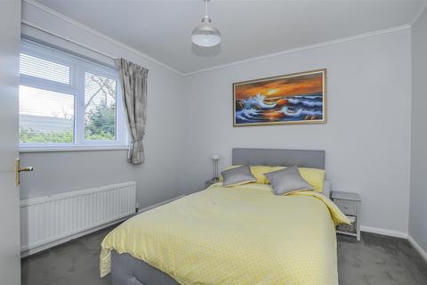 25 Ashridge Drive, Bricket Wood, St Albans, AL2 3SR