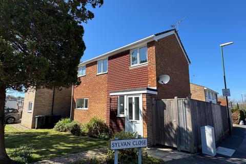 65 Beech Hill, Haywards Heath, RH16 3SE