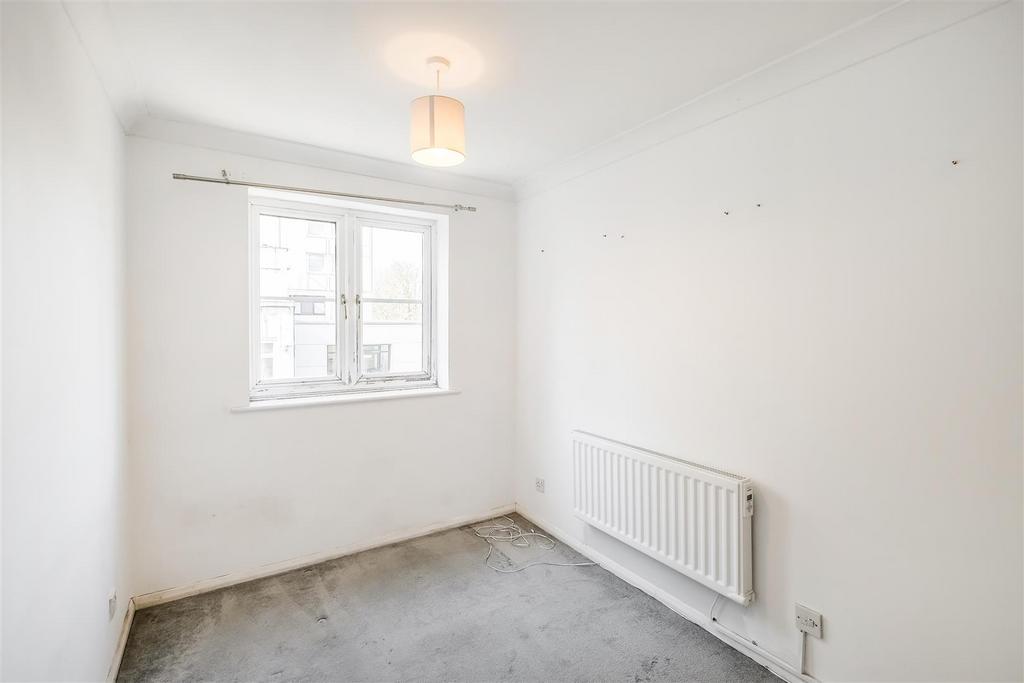 35 Hallingbury Court-2.jpg