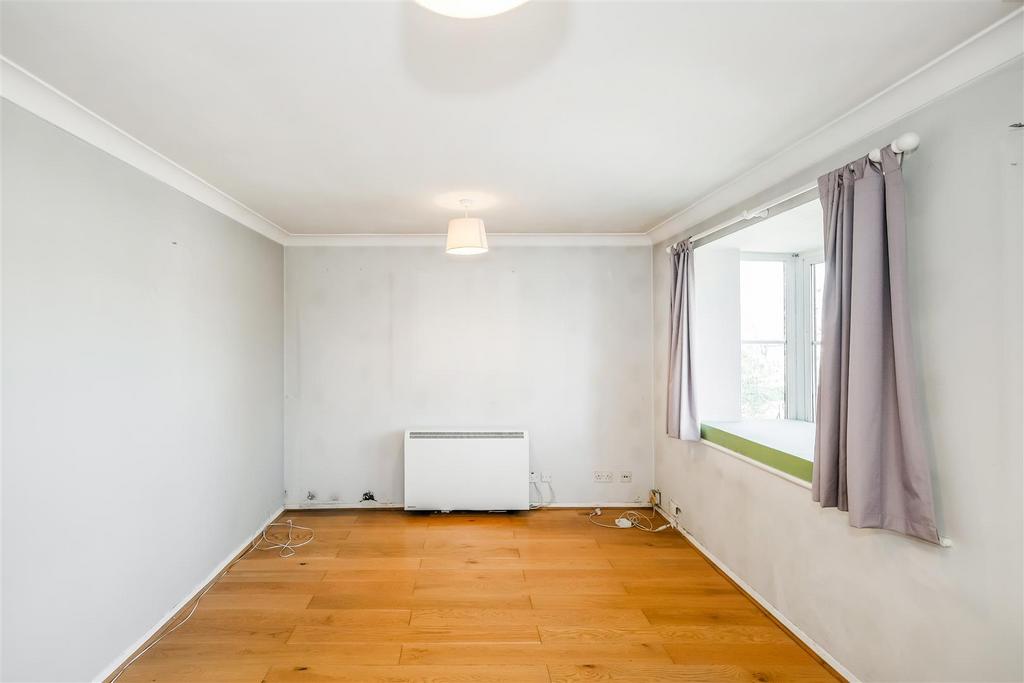 35 Hallingbury Court-9.jpg