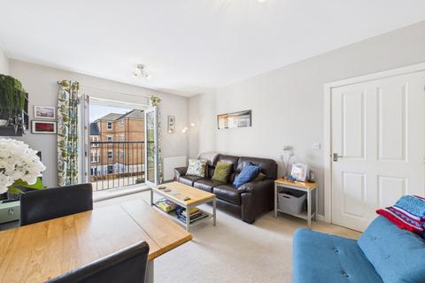 26 Adrian Close, Hemel Hempstead, HP1 1AW