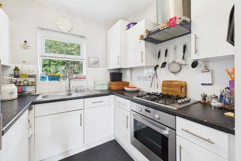 26 Adrian Close, Hemel Hempstead, HP1 1AW