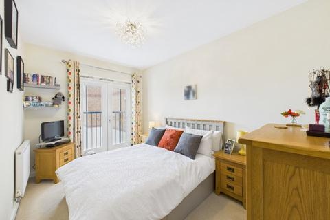 26 Adrian Close, Hemel Hempstead, HP1 1AW