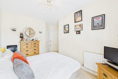 26 Adrian Close, Hemel Hempstead, HP1 1AW