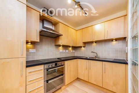 2 bedroom flat to rent, Bramshott Place, Fleet, GU51