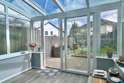 8 Glenview, St Austell, PL25 5HR