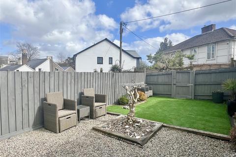 8 Glenview, St Austell, PL25 5HR