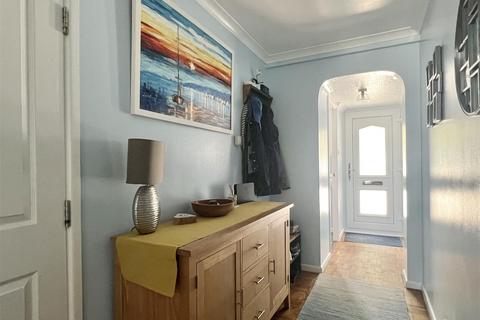 8 Glenview, St Austell, PL25 5HR