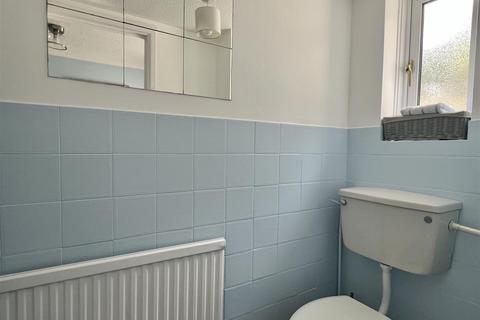 8 Glenview, St Austell, PL25 5HR