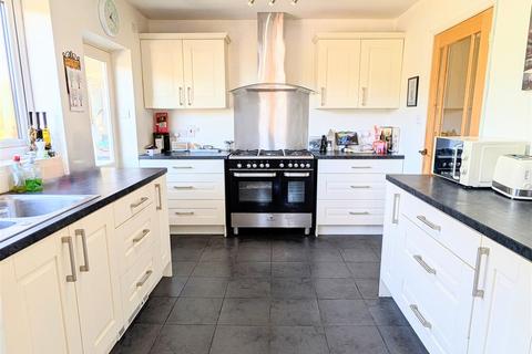11 Hazler Orchard, Church Stretton, SY6 7AL
