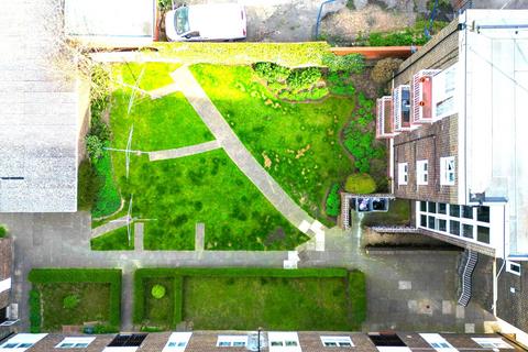 39 Fountain Walk, Northfleet, Gravesend, DA11 9JZ