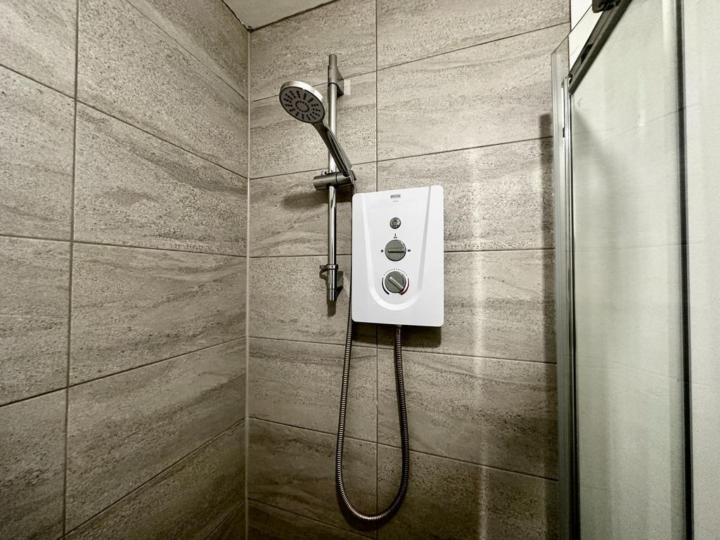 Electric Shower - 2 Ellercroft Way WF8 2 GJ