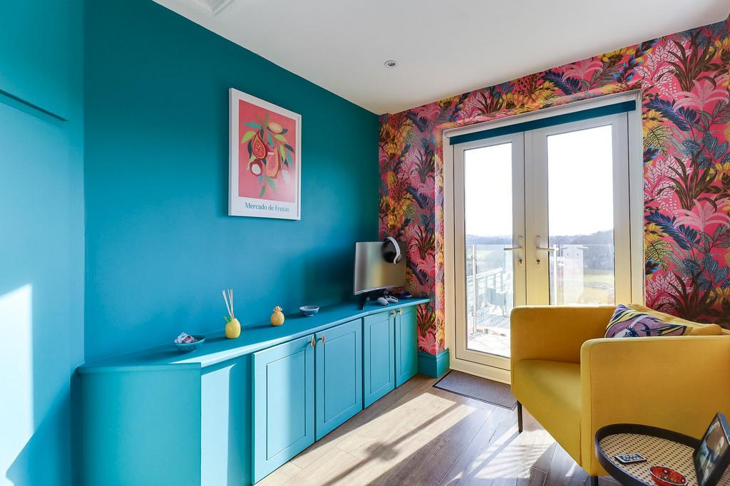 Snug/Reception Room 3