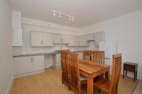 2 bedroom flat for sale, Woodland View, Ryde