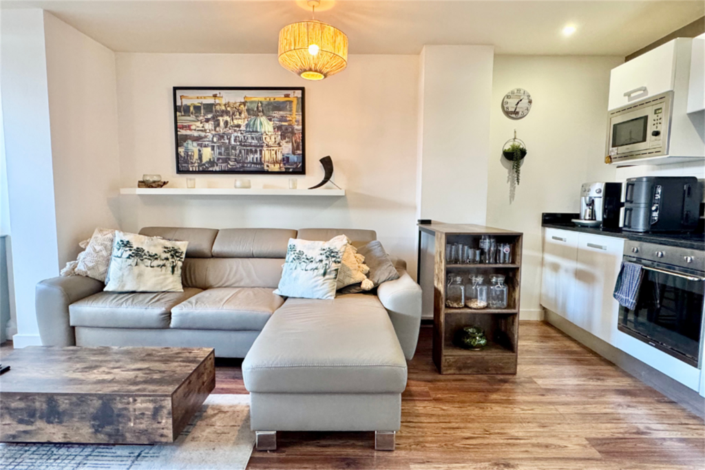 Lounge/Kitchen