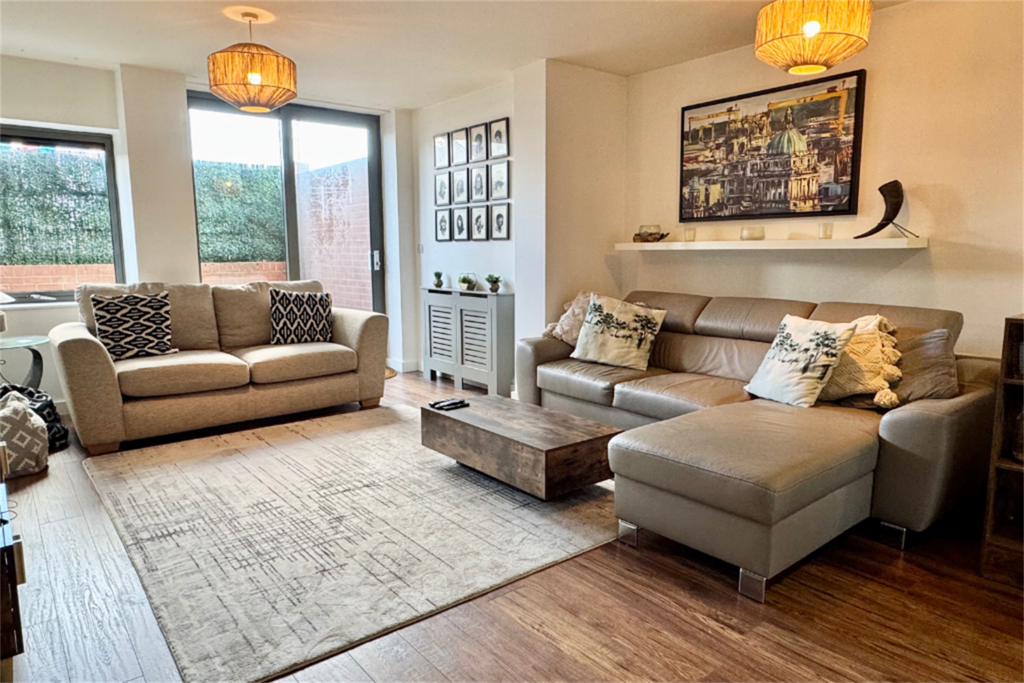 Lounge/Kitchen