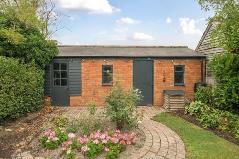 5 bedroom link detached house for sale, Steeple Claydon, Buckinghamshire, MK18