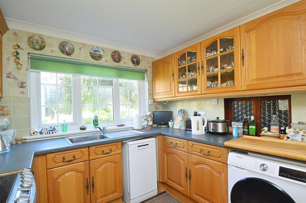 Resized Kitchen2.jpg