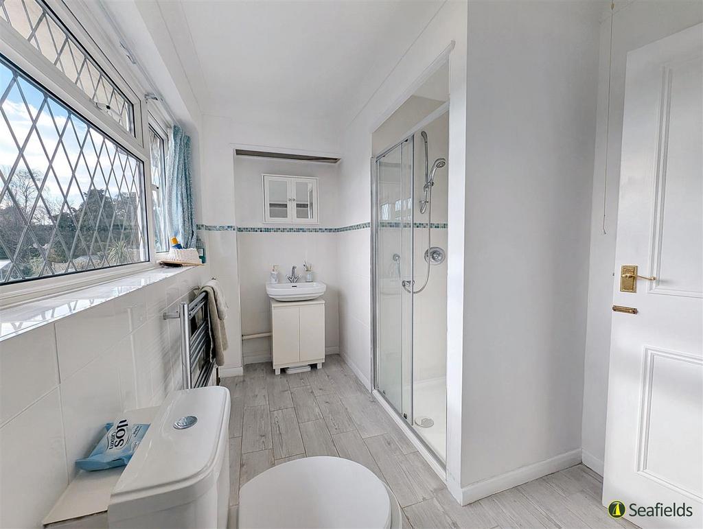 Bath/Shower Room