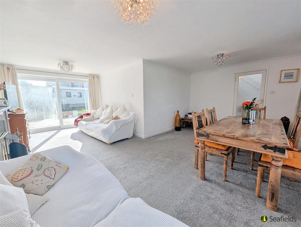 Sitting/Dining Room