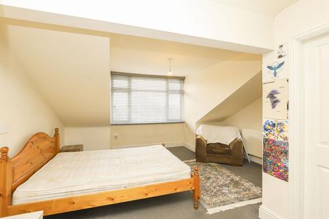 9a Broomgrove Crescent, Sheffield, S10 2LQ