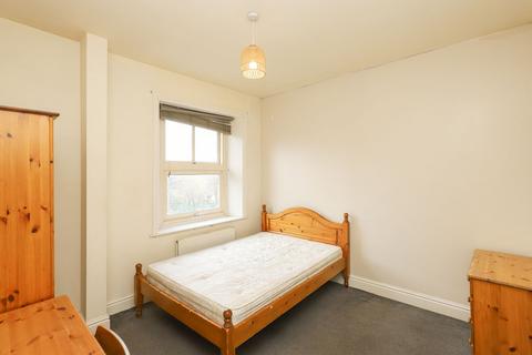 9a Broomgrove Crescent, Sheffield, S10 2LQ