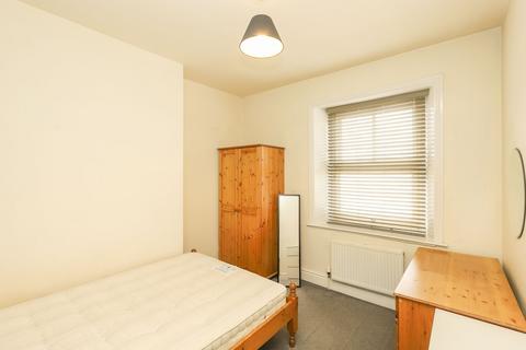 9a Broomgrove Crescent, Sheffield, S10 2LQ