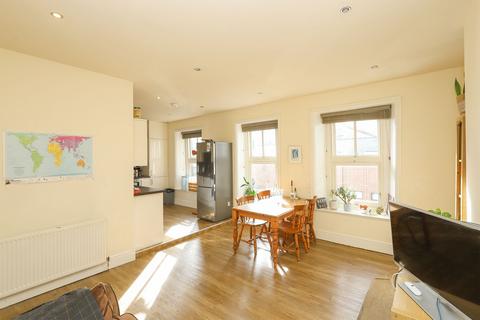 9a Broomgrove Crescent, Sheffield, S10 2LQ