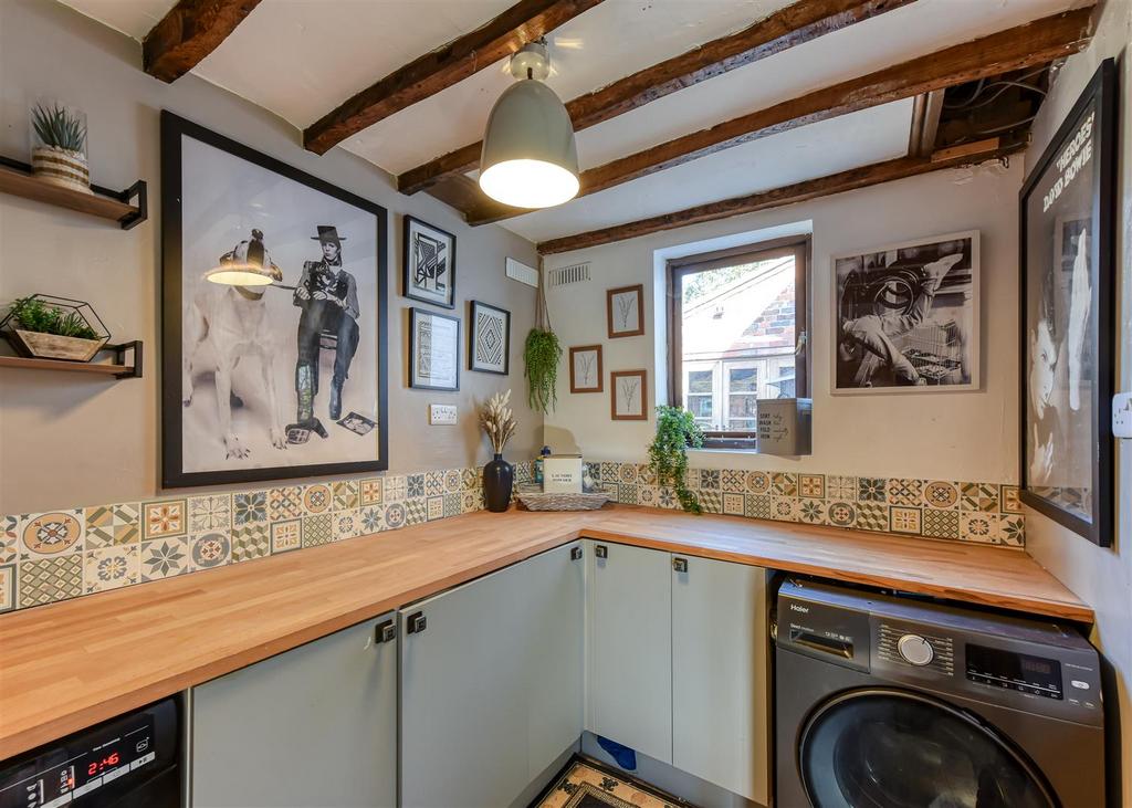Elms Cottage-laundry.jpg