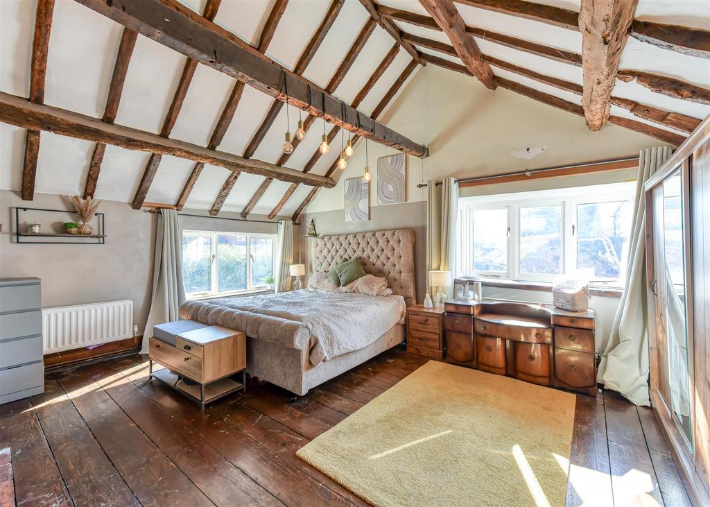 Elms Cottage-bed1a.jpg