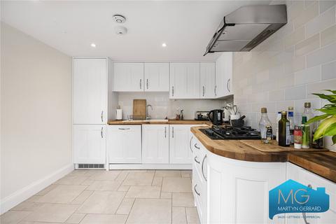 Flat 4, 2 Dickenson Road, London, N8 9EN