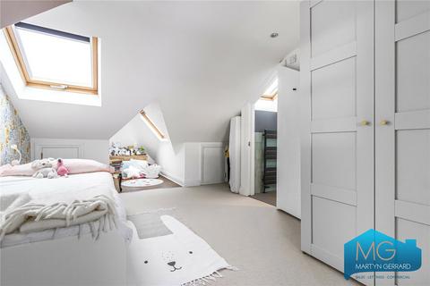 First Floor Flat, 16 Harefield Road, London, N8 8QY