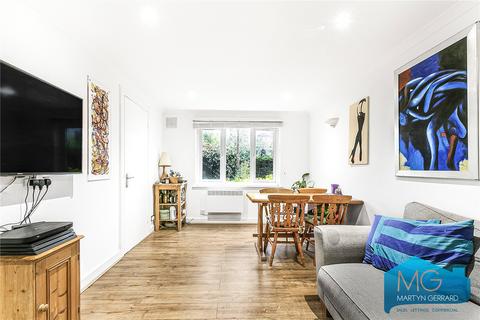 38 Deanery Close, London, N2 8NT