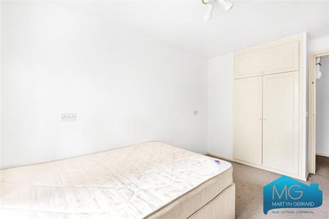 45 Deanery Close, London, N2 8NT