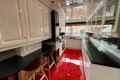 3 bedroom semi-detached house for sale, Lynton Gardens, Darlington