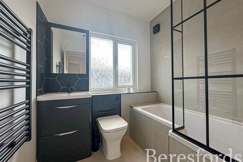 53 Hillcrest Road, Hornchurch, RM11 1EF