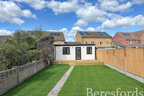 53 Hillcrest Road, Hornchurch, RM11 1EF