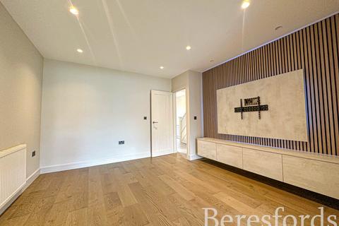 53 Hillcrest Road, Hornchurch, RM11 1EF