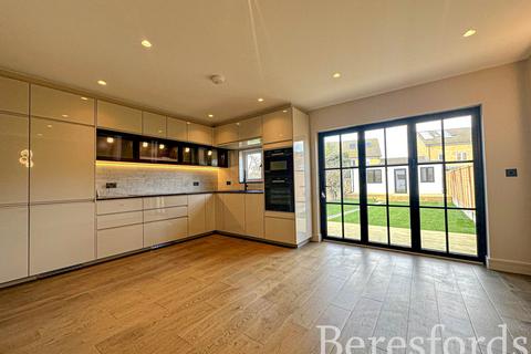 53 Hillcrest Road, Hornchurch, RM11 1EF
