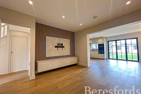 53 Hillcrest Road, Hornchurch, RM11 1EF