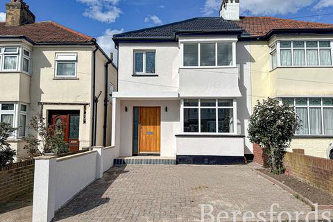 53 Hillcrest Road, Hornchurch, RM11 1EF