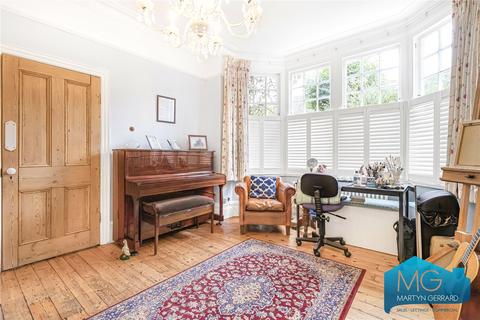 2 Dukes Avenue, London, N3 2DD