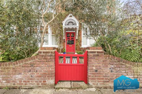 2 Dukes Avenue, London, N3 2DD