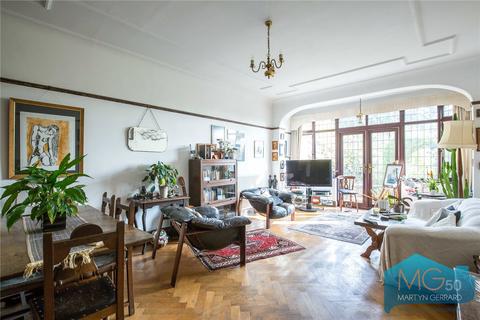 15 Basing Hill, London, NW11 8TE