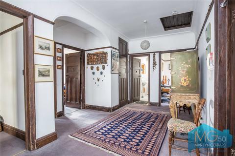 15 Basing Hill, London, NW11 8TE
