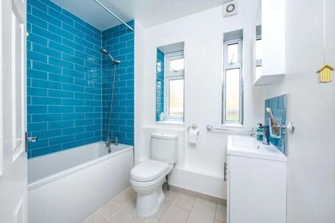 136 Basing Way, London, N3 3BN
