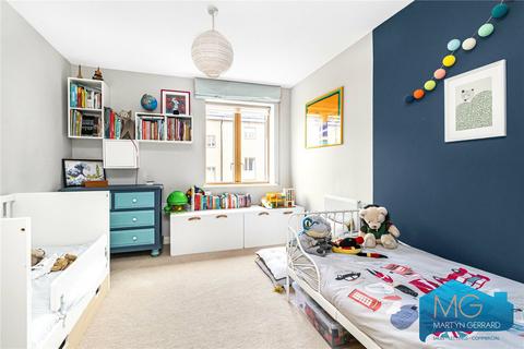 71 Chris Pullen Way, London, N7 9FG