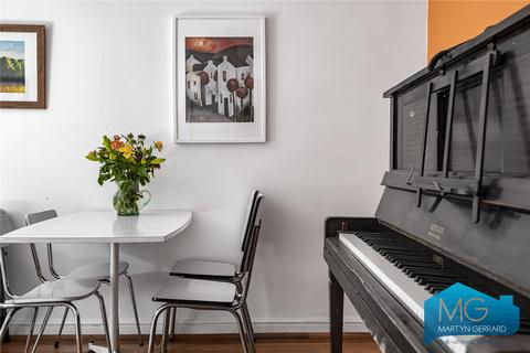 76 Goddard Place, London, N19 5GT