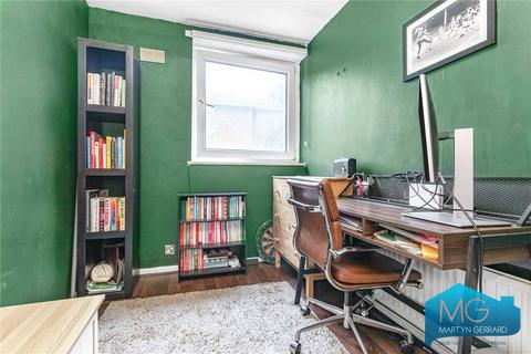 62 Spring Gardens, London, N5 2DT