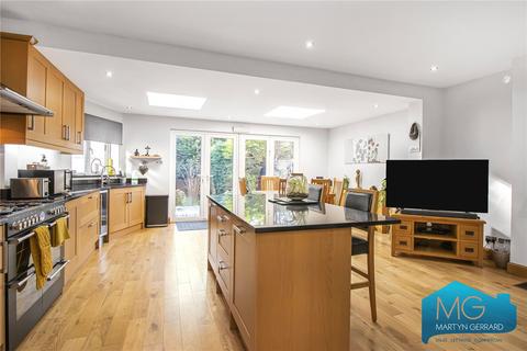 22 Tithe Close, London, NW7 2QD